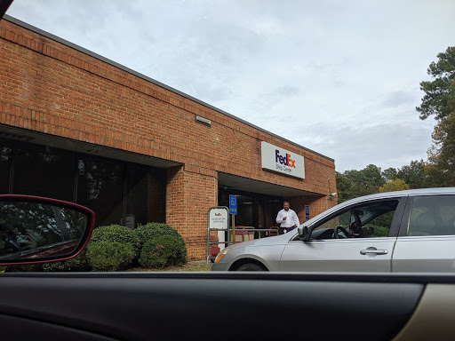 Shipping and Mailing Service «FedEx Ship Center», reviews and photos, 1525 Morrison Pkwy, Alpharetta, GA 30009, USA