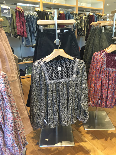 Clothing Store «Gap Outlet», reviews and photos, 12801 W Sunrise Blvd, Sunrise, FL 33323, USA