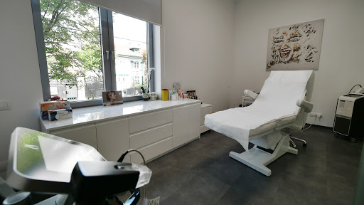 V Derm Clinic