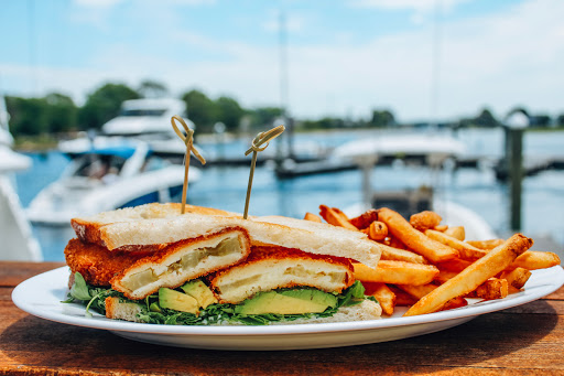 Bar & Grill «Mile Marker One Restaurant & Bar», reviews and photos, 75 Essex Ave, Gloucester, MA 01930, USA