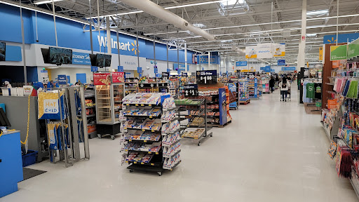 Department Store «Walmart Supercenter», reviews and photos, 300 Iowa Speedway Dr, Newton, IA 50208, USA