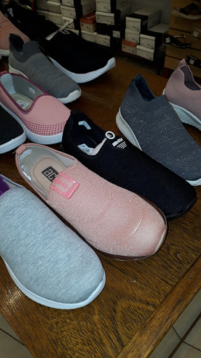 Stores to buy men's slippers Mendoza