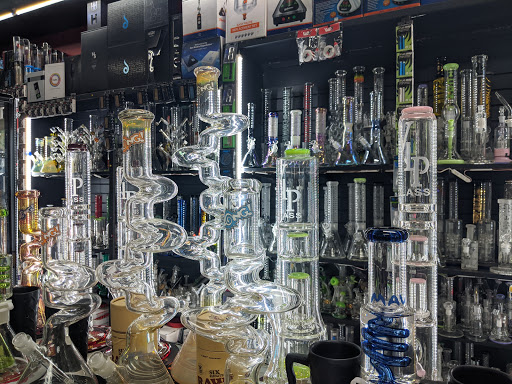 Vaporizer Store «Happy Rock Smoke Shop», reviews and photos, 334 NE 72nd St, Kansas City, MO 64118, USA