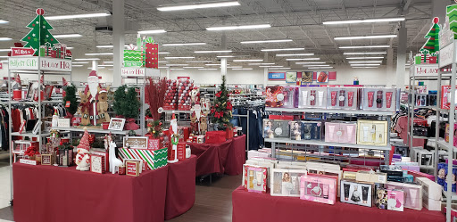 Clothing Store «Burlington Coat Factory», reviews and photos, 16590 N Fwy Service Rd, Conroe, TX 77384, USA