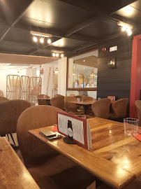 Atmosphère du Restaurant Café de la Place à Biarritz - n°3