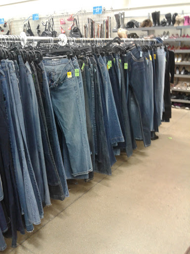 Thrift Store «Goodwill Store & Donation Center», reviews and photos, 539 Fort Hill Dr, Naperville, IL 60540, USA