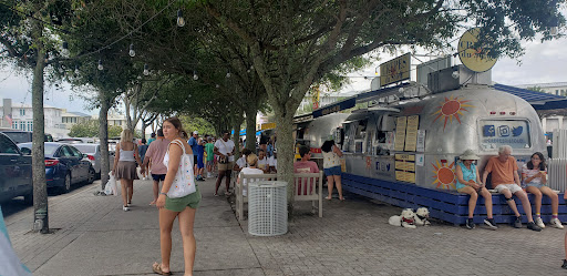 Outlet Mall «Shoreline Village Mall», reviews and photos, 886 Harbor Blvd, Destin, FL 32541, USA