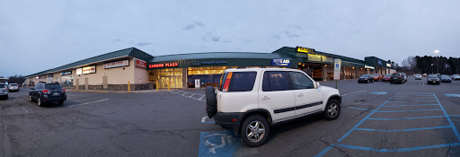Shopping Mall «Carbon Plaza Mall», reviews and photos, 1241 Blakeslee Blvd Dr E, Lehighton, PA 18235, USA