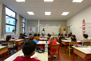 École Saint-Charles-de-Serin, Centre Scolaire La Favorite