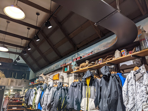 Sporting Goods Store «Burton Flagship Store», reviews and photos, 1630 Haight St, San Francisco, CA 94117, USA