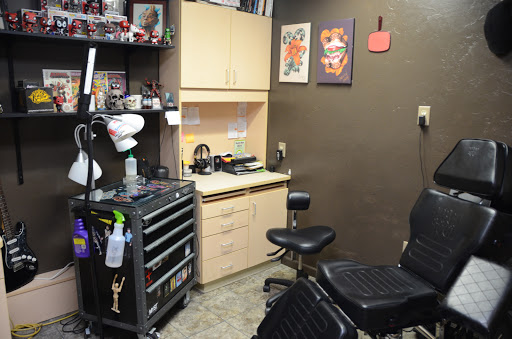 Tattoo Shop «Lucky Rabbit Tattoos», reviews and photos, 611 E McGalliard Rd, Muncie, IN 47303, USA