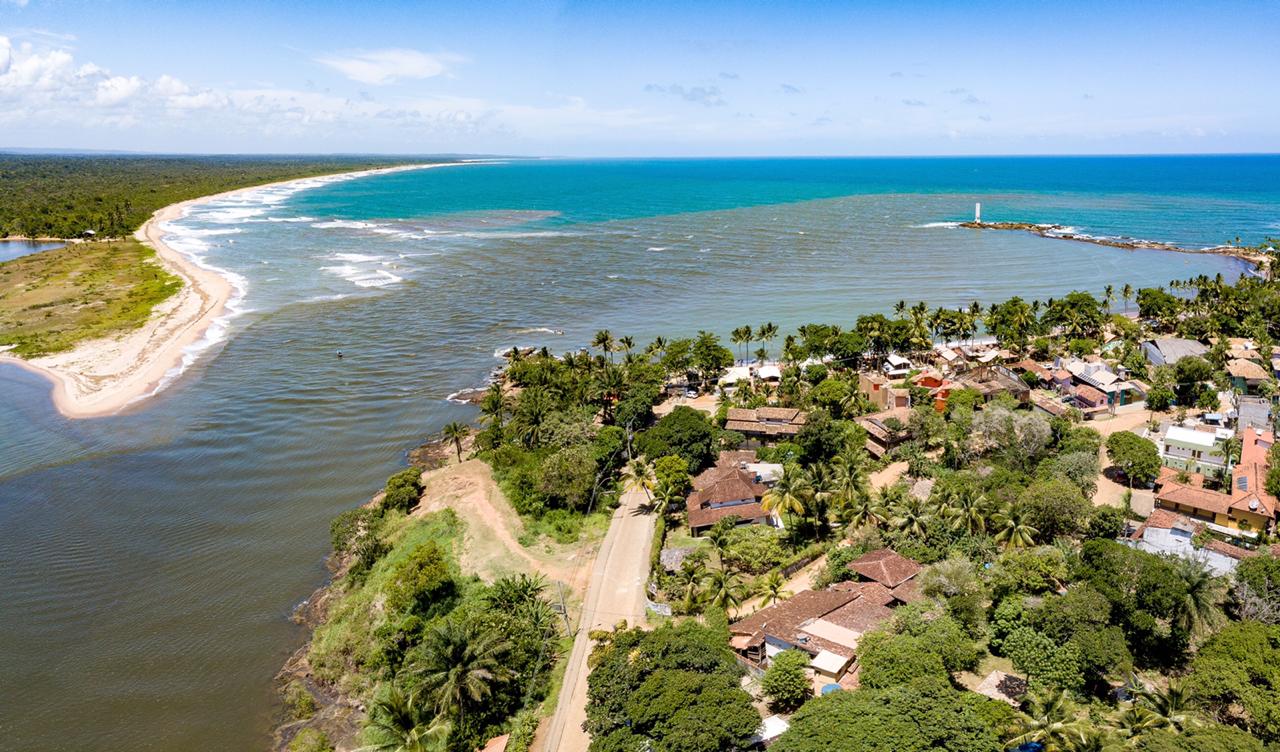 Foto van Praia do Pontal met recht en lang