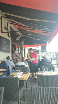 Atmosphère du Café et restaurant de grillades Bougnat Bar à Saint-Mandé - n°6