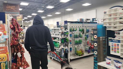 Pet Supply Store «Petco Animal Supplies», reviews and photos, 629 E Dundee Rd, Palatine, IL 60067, USA