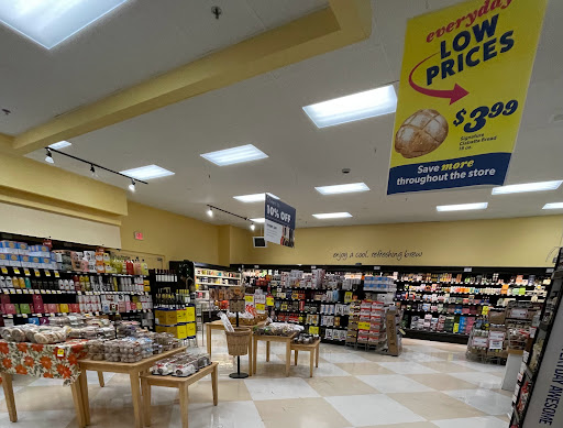 Grocery Store «Family Fare Supermarket», reviews and photos, 1415 Fulton St E, Grand Rapids, MI 49503, USA