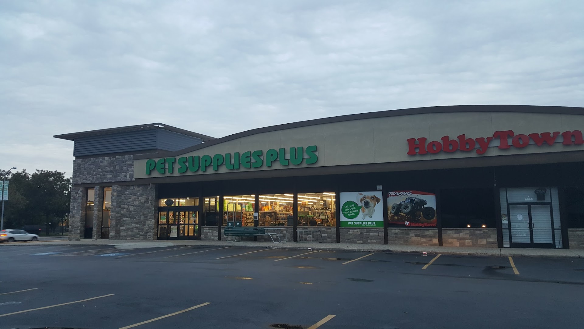 Pet Supplies Plus Dallas - Mockingbird Ln