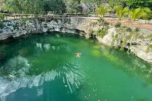 Cenote Las Piedras image