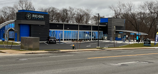 Reign Car Wash en Cranston