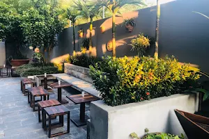 Son Tra Retreat Garden Lounge & Eatery image