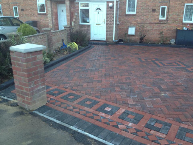 RM DRIVEWAYS & LANDSCAPING - Construction company