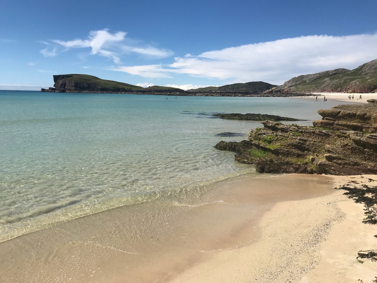 Zdjęcie Oldshoremore Beach z powierzchnią drobny beżowy piasek