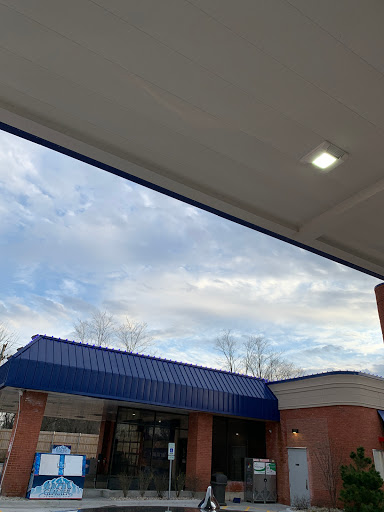 Gas Station «Delta Sonic Car Wash», reviews and photos, 1415 Ogden Ave, Downers Grove, IL 60515, USA