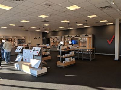 Cell Phone Store «Verizon», reviews and photos, 2740 Main St NW #104, Coon Rapids, MN 55448, USA