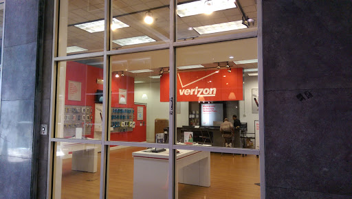 Cell Phone Store «GoWireless Verizon Authorized Retailer», reviews and photos, 100 S Biscayne Blvd #190, Miami, FL 33131, USA