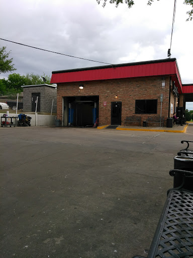 Car Wash «SuperShine Car Wash», reviews and photos, 600 N Carrier Pkwy, Grand Prairie, TX 75050, USA