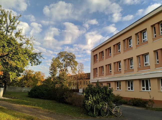 neumann-iskola.hu