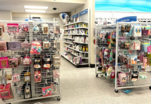 Clothing Store «Ross Dress for Less», reviews and photos, 349 N San Fernando Blvd, Burbank, CA 91502, USA