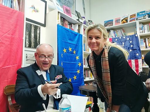 Book Store «D & Z House of Books», reviews and photos, 5507 W Belmont Ave, Chicago, IL 60641, USA