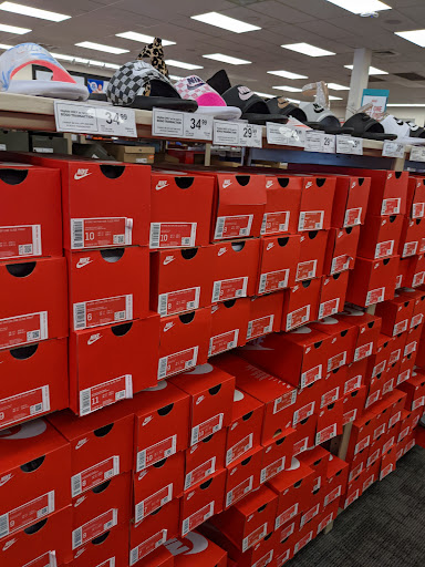 Shoe Store «Rack Room Shoes», reviews and photos, 2809 Battleground Ave, Greensboro, NC 27455, USA