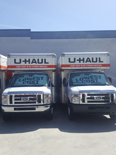 Truck Rental Agency «U-Haul Moving & Storage of Chatsworth», reviews and photos, 21326 Devonshire St, Chatsworth, CA 91311, USA