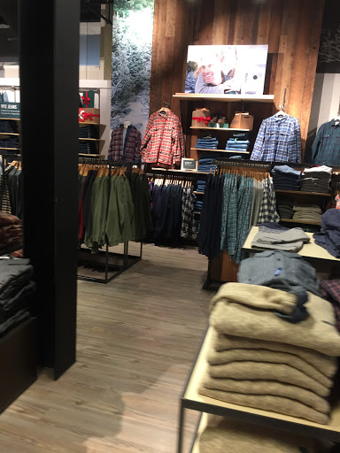 Clothing Store «L.L.Bean», reviews and photos, 701 Lynnhaven Pkwy, Virginia Beach, VA 23452, USA