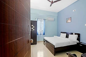 Manohar Grand Luxury Rooms image