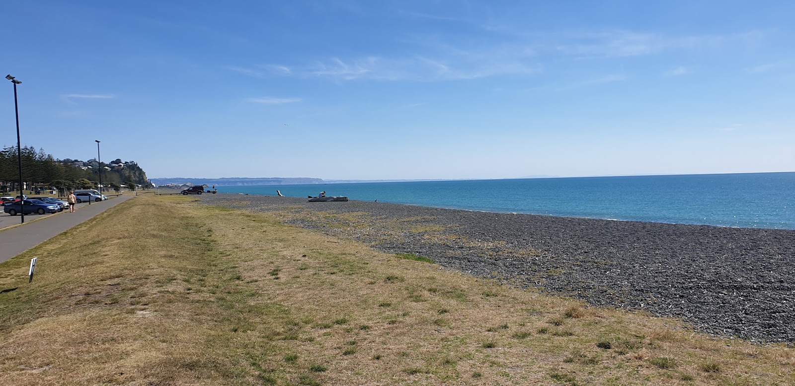 Napier Beach的照片 带有碧绿色纯水表面