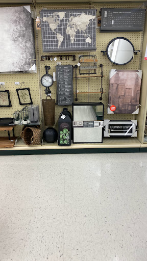 Craft Store «Hobby Lobby», reviews and photos, 2102 N Neil St Suite 2, Champaign, IL 61820, USA