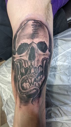 Explore leaf tattoo ideas, creative tattoo ideas in Rock Springs, available at Art Official Tattoo