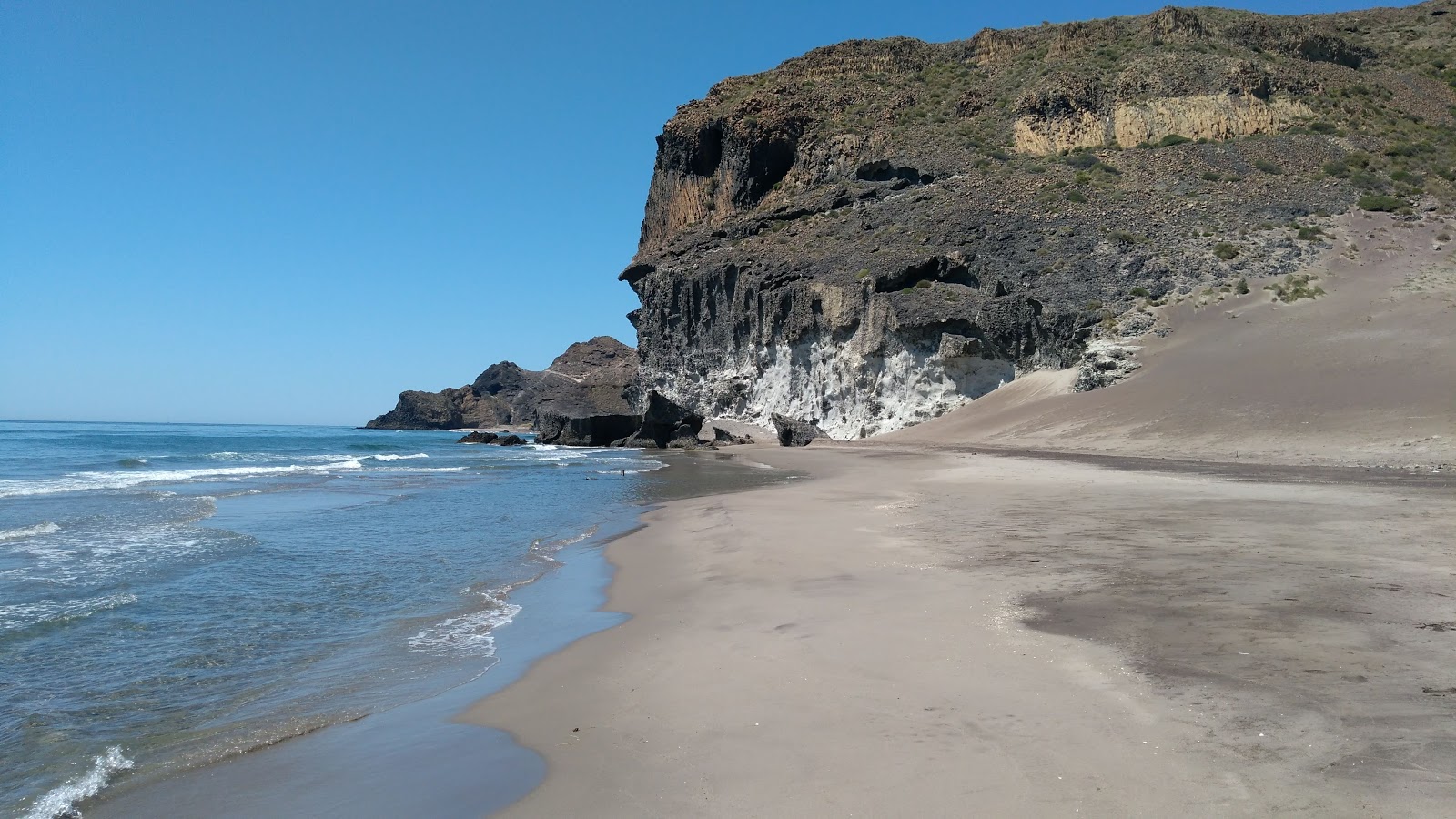 Photo de Cala Principe situé dans une zone naturelle