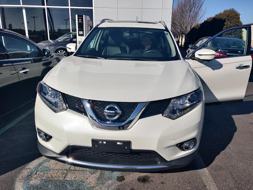 Car Dealer «Tom Wood Nissan», reviews and photos, 4150 E 96th St, Indianapolis, IN 46240, USA