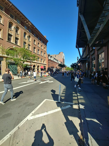 Clothing Store «Patagonia Boston», reviews and photos, 346 Newbury St, Boston, MA 02115, USA