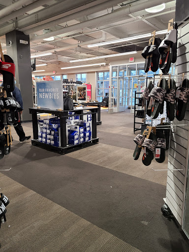 Shoe Store «DSW Designer Shoe Warehouse», reviews and photos, 2500 Central Park Ave, Yonkers, NY 10710, USA