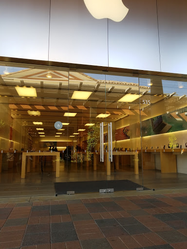 Computer Store «Apple Simi Valley», reviews and photos, 1555 Simi Town Center Way, Simi Valley, CA 93065, USA