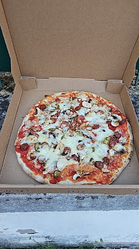 Plats et boissons du Pizzeria Live Pizza à Tarare - n°2