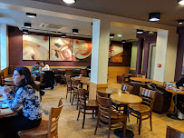 Atmosphère du Restaurant servant le petit-déjeuner Starbucks à Paris - n°14