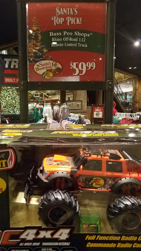 Sporting Goods Store «Bass Pro Shops», reviews and photos, 951 E Lewis and Clark Pkwy, Clarksville, IN 47129, USA