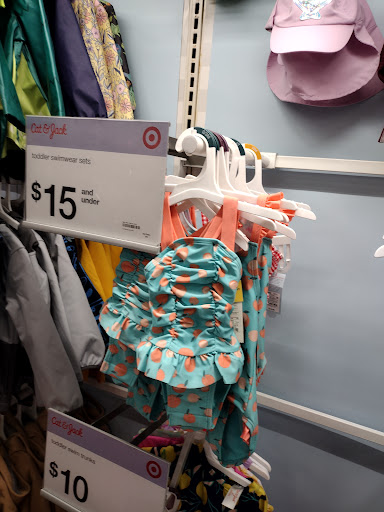 Department Store «Target», reviews and photos, 999 Corporate Dr, Westbury, NY 11590, USA