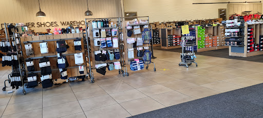 Shoe Store «DSW Designer Shoe Warehouse», reviews and photos, 7923 N Blackstone Ave, Fresno, CA 93720, USA