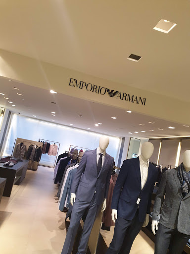 Shopping Mall «The Shops at Chestnut Hill», reviews and photos, 199 Boylston St, Chestnut Hill, MA 02467, USA